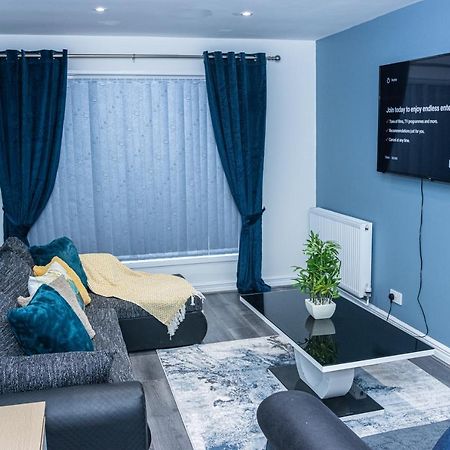 Lush Lodge -Home Away In Telford, For Contractors, Families, Group Of Friends, Long Term Stays Екстериор снимка