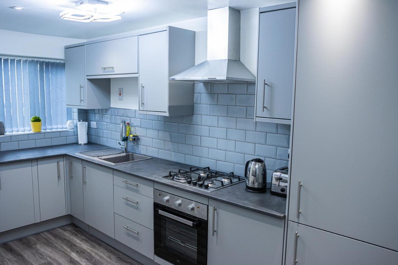 Lush Lodge -Home Away In Telford, For Contractors, Families, Group Of Friends, Long Term Stays Екстериор снимка