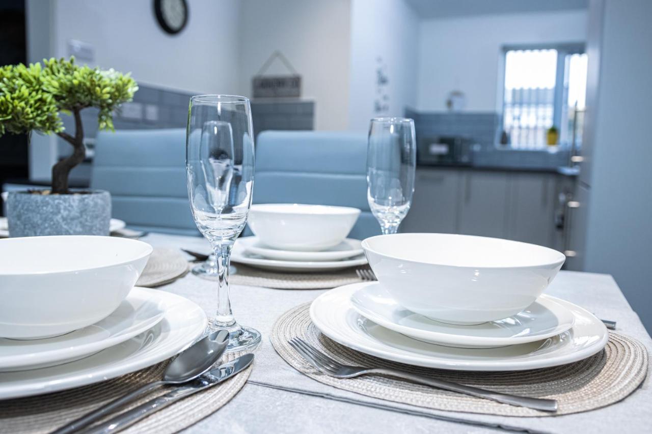 Lush Lodge -Home Away In Telford, For Contractors, Families, Group Of Friends, Long Term Stays Екстериор снимка
