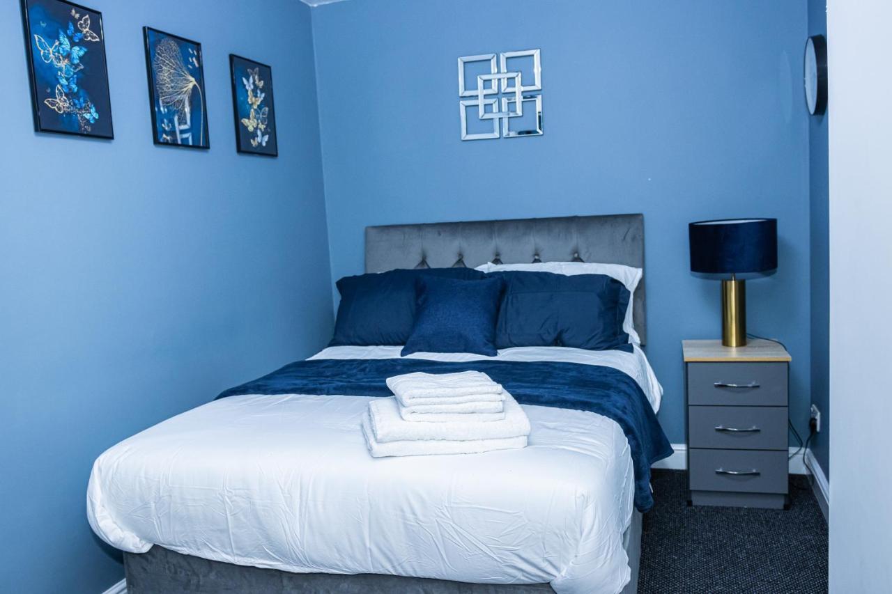 Lush Lodge -Home Away In Telford, For Contractors, Families, Group Of Friends, Long Term Stays Екстериор снимка