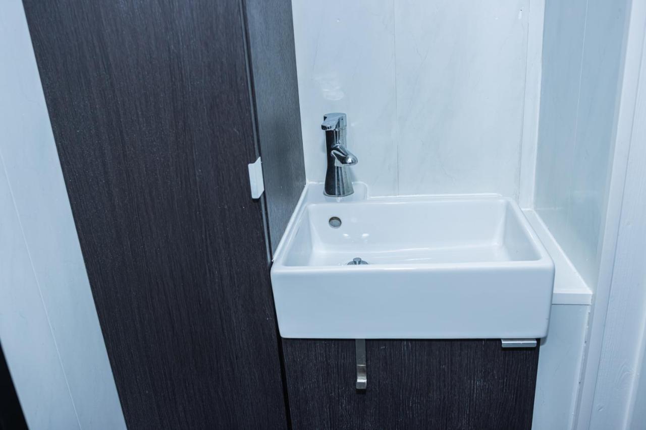 Lush Lodge -Home Away In Telford, For Contractors, Families, Group Of Friends, Long Term Stays Екстериор снимка