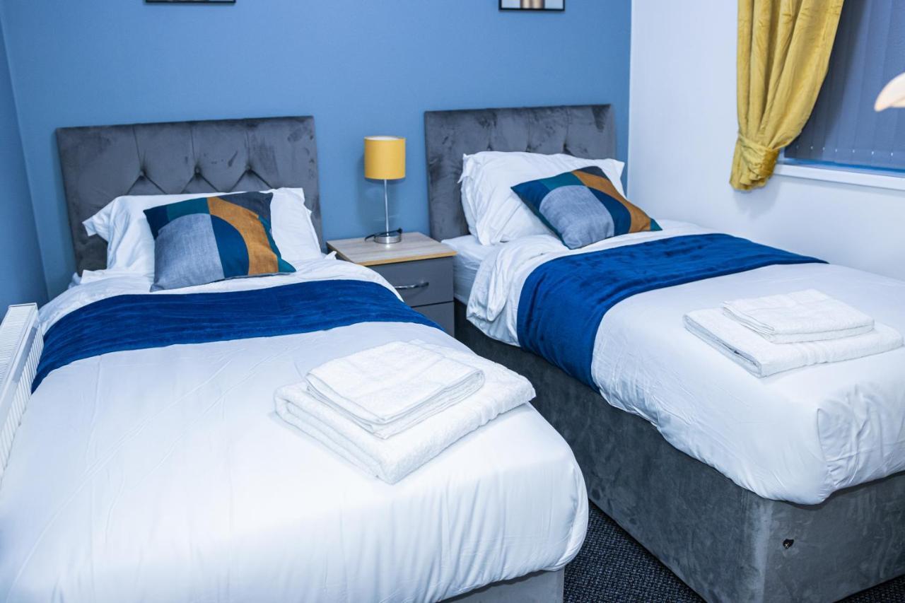 Lush Lodge -Home Away In Telford, For Contractors, Families, Group Of Friends, Long Term Stays Екстериор снимка
