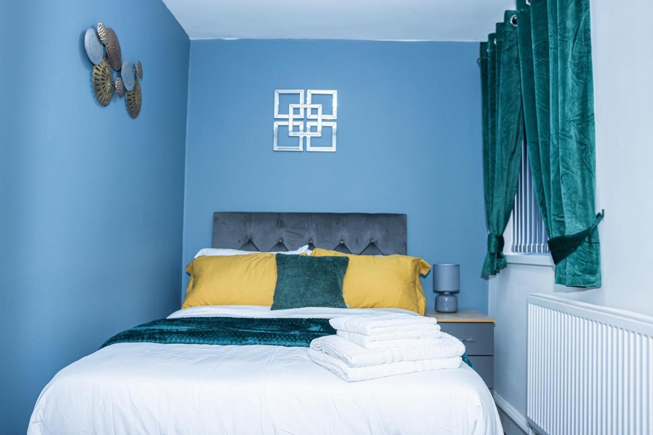 Lush Lodge -Home Away In Telford, For Contractors, Families, Group Of Friends, Long Term Stays Екстериор снимка