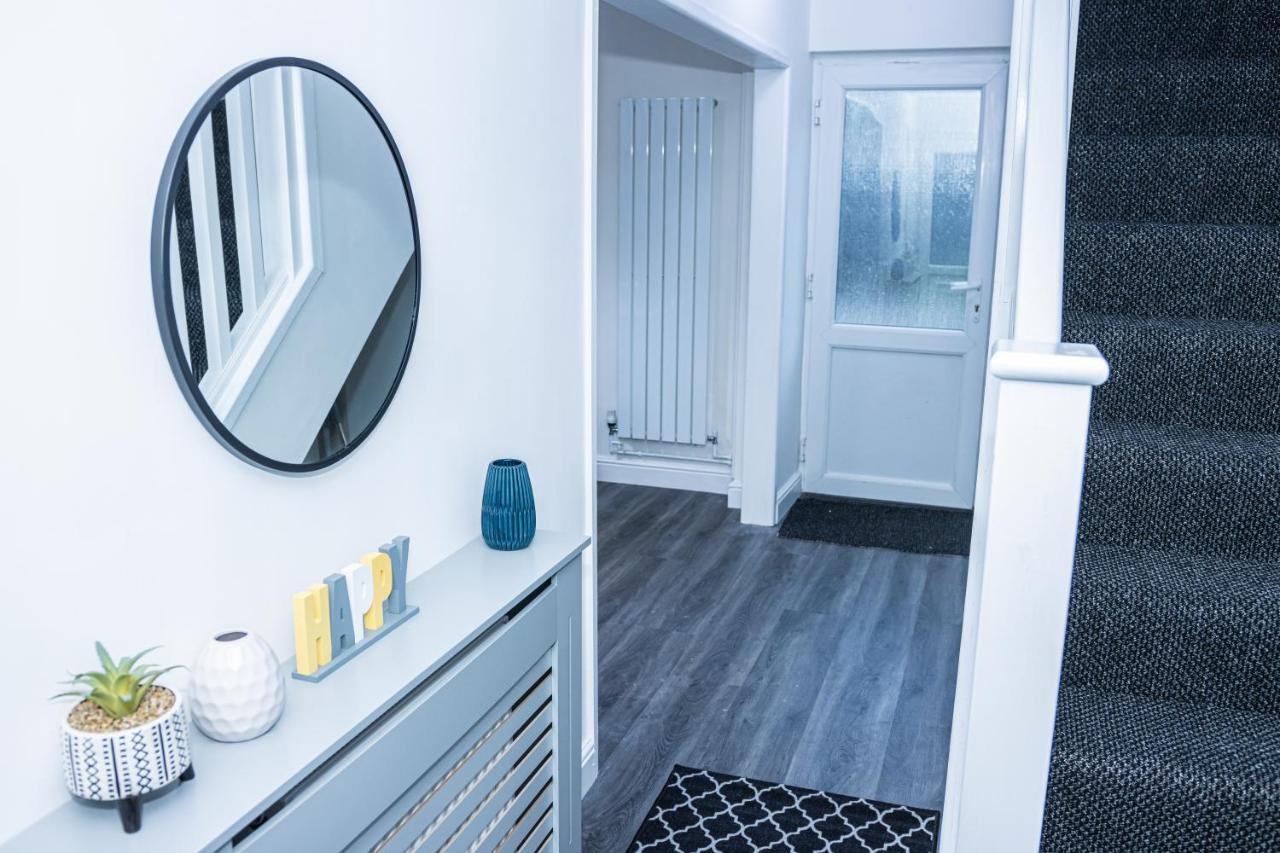 Lush Lodge -Home Away In Telford, For Contractors, Families, Group Of Friends, Long Term Stays Екстериор снимка
