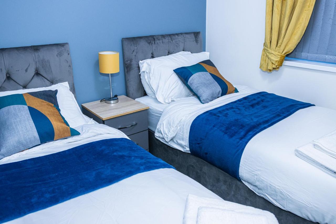 Lush Lodge -Home Away In Telford, For Contractors, Families, Group Of Friends, Long Term Stays Екстериор снимка
